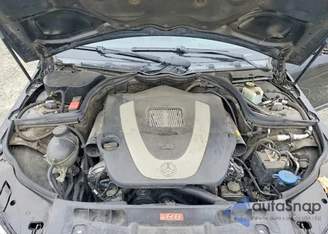 2010 Mercedes-Benz C 300 z USA, uszkodzony, nr VIN WDDGF5EB2AF438785